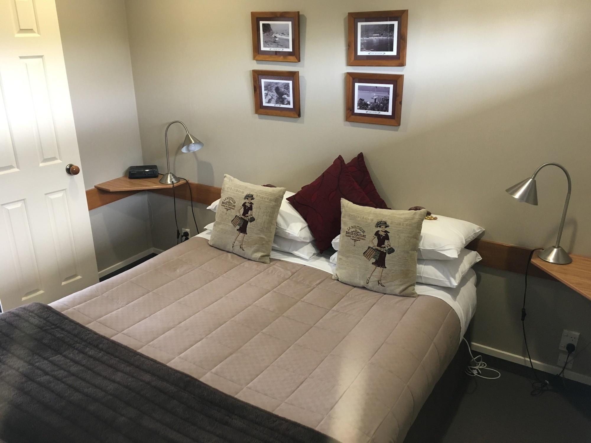 Lakefront Lodge Te Anau Exterior foto