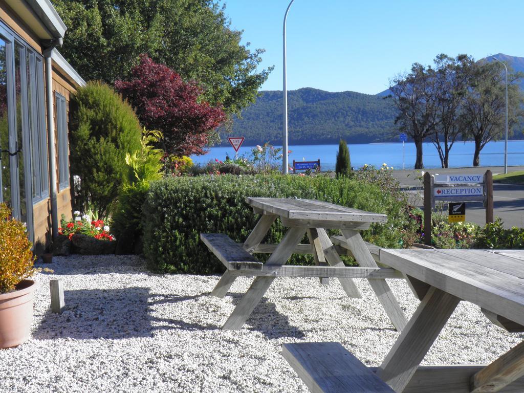 Lakefront Lodge Te Anau Exterior foto