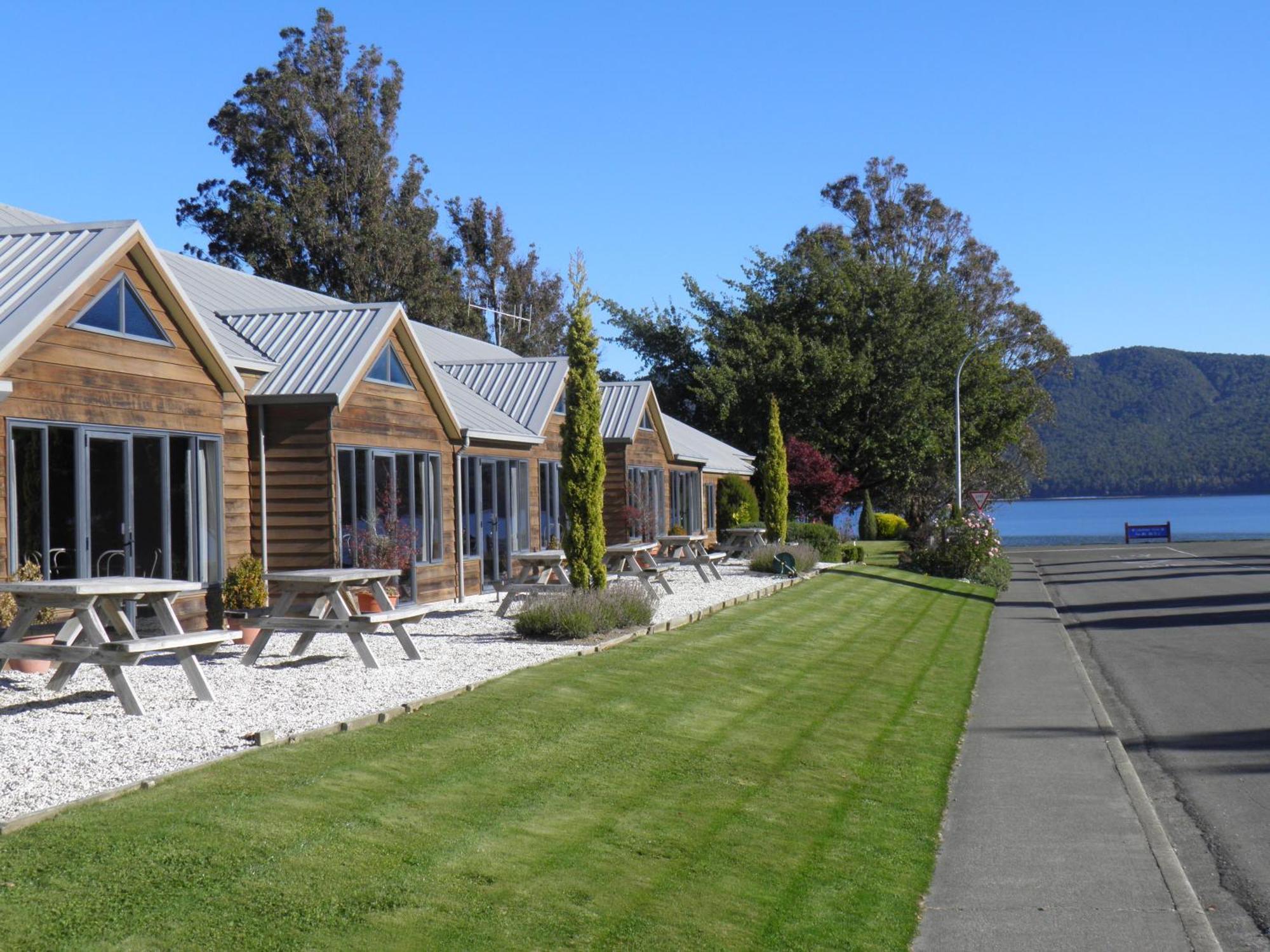 Lakefront Lodge Te Anau Exterior foto
