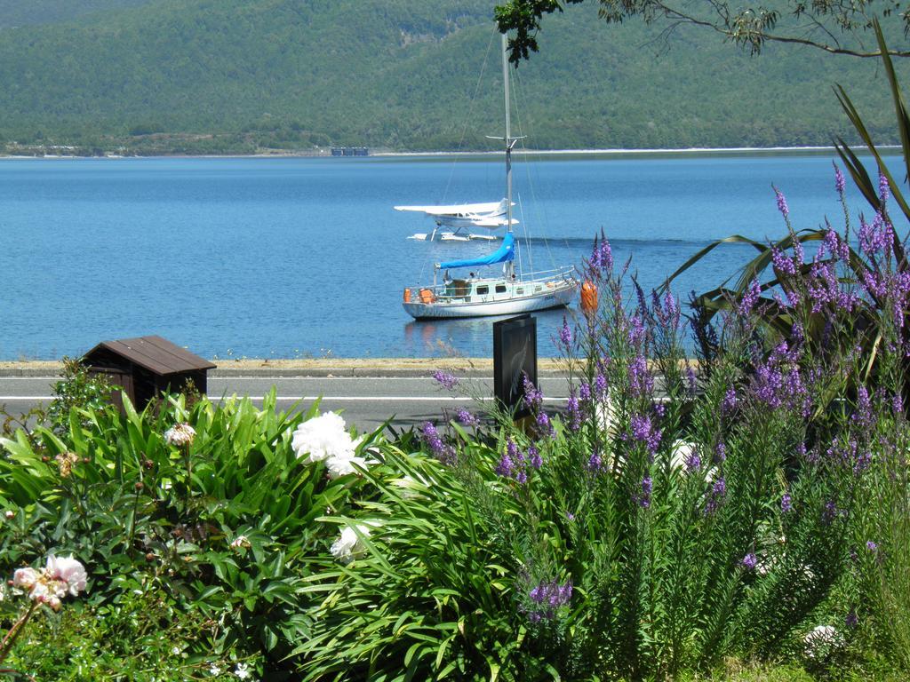 Lakefront Lodge Te Anau Exterior foto